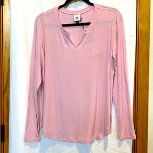 Pink v-neck long sleeved tshirt
